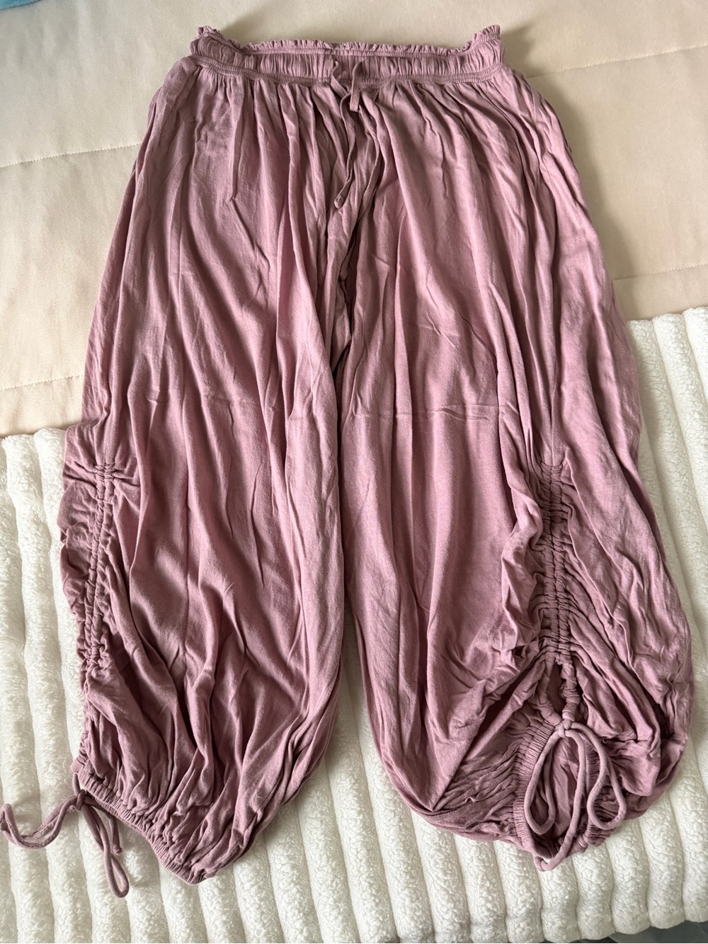 Urban Outfitters Mauve Drawstring Ruched cropped jogger pants - Picture 2 of 6